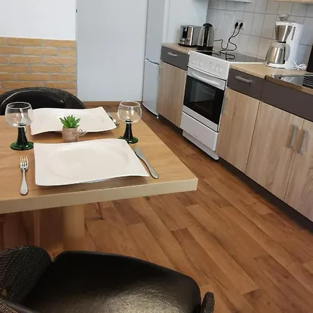 Haus Am Eichenwall, Fewo1, Residenz + Apartment Friedland (Mecklenburg-Vorpommern)