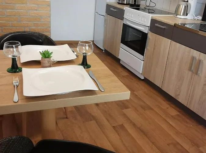 Haus Am Eichenwall, Fewo1, Residenz + Apartament Friedland (Mecklenburg-Vorpommern)